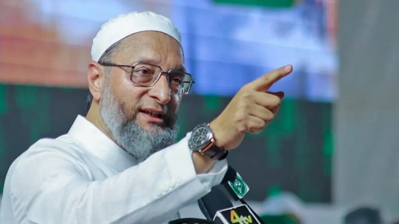 Asaduddin Owaisi : భారత్‌‍లో ముస్లింలు గర్వంగా జీవిస్తున్నారు : ఒవైసీ