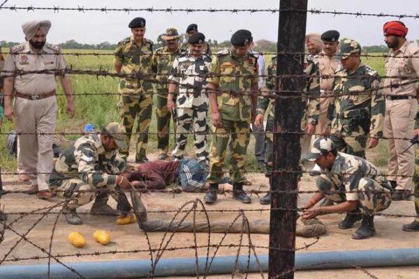 BSF : హెచ్చరించినా ఆగకపోవడంతో కాల్చి చంపిన బీఎస్ఎఫ్ BSF : హెచ్చరించినా ఆగకపోవడంతో కాల్చి చంపిన బీఎస్ఎఫ్