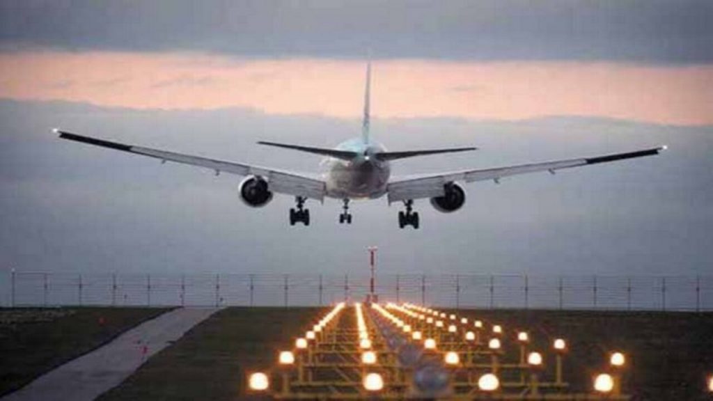 Delhi Airport : ఢిల్లీ లో 138 విమానాల రద్దు