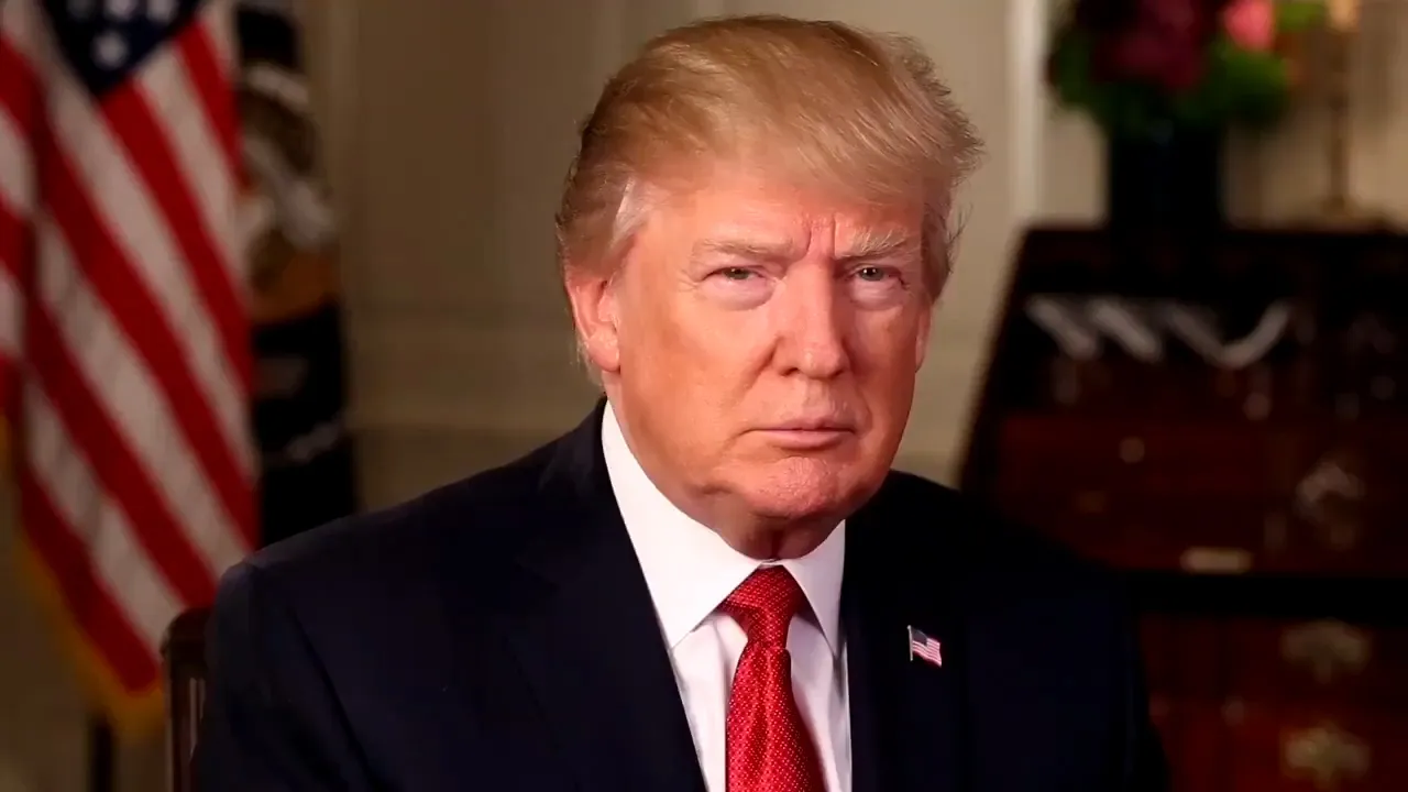 Donald Trump : నీకు తెలివి లేదు, గెటవుట్ అంటూ రిపోర్ట్‌పై చిందులు : ట్రంప్