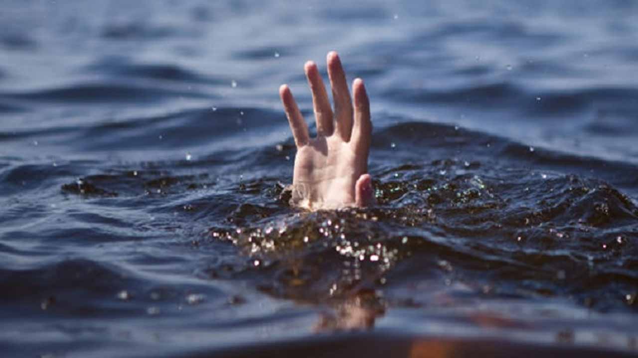 Godavari : గోదావరిలో గల్లంతైన ఒకరి మృత దేహం లభ్యం