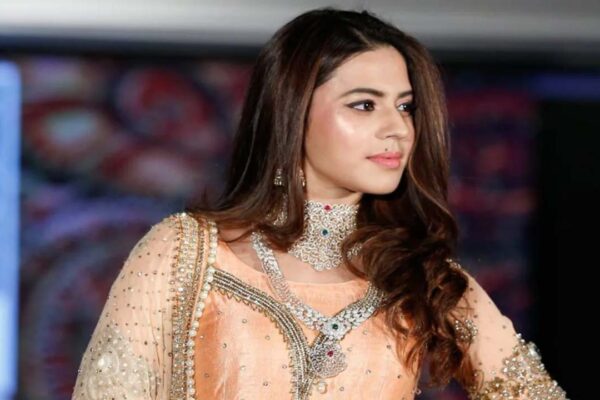Ranya Rao : రన్యారావుకు హోంమంత్రి 'పెళ్లి కానుక' ఇచ్చారు