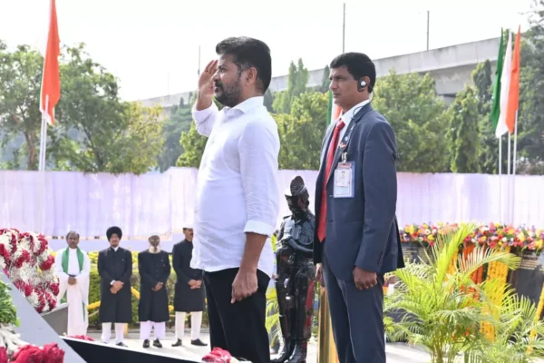 CM Revanth Reddy : పరేడ్ అవతరణ దినోత్సవ వేడుకలు