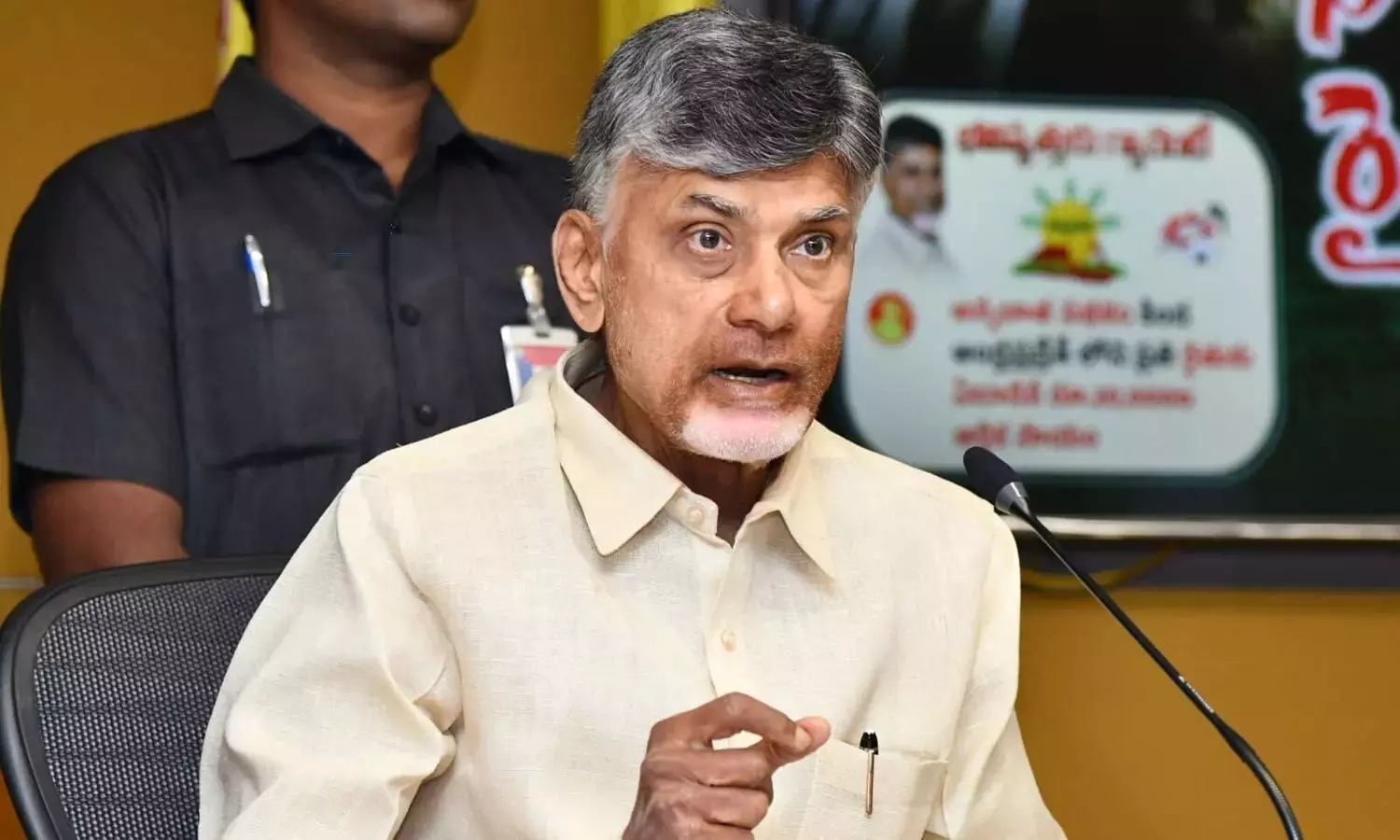 Chandrababu:చంద్ర‌బాబుతో సినీ పెద్ద‌ల భేటీకి ముహూర్తం ఖరారు