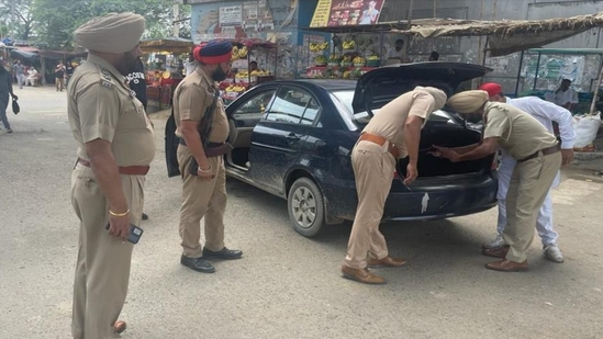 Punjab Police : పంజాబ్ పోలీసులు ఒక గూఢచారిని అరెస్టు చేశారు : ఎందుకంటే