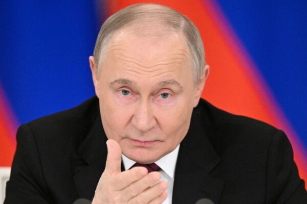 Putin : జెలెన్ స్కీతో భేటీకి నేను సిద్ధం : పుతిన్