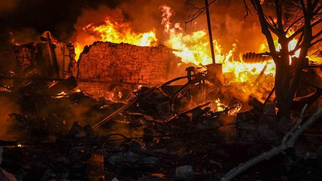 Ukraine drones : బాంబుల మోతలతో దద్దరిల్లిన ఉక్రెయిన్ నగరాలు
