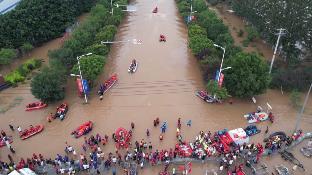 China Floods : చైనాలో భారీ వర్షాలు..34 మంది మృతి