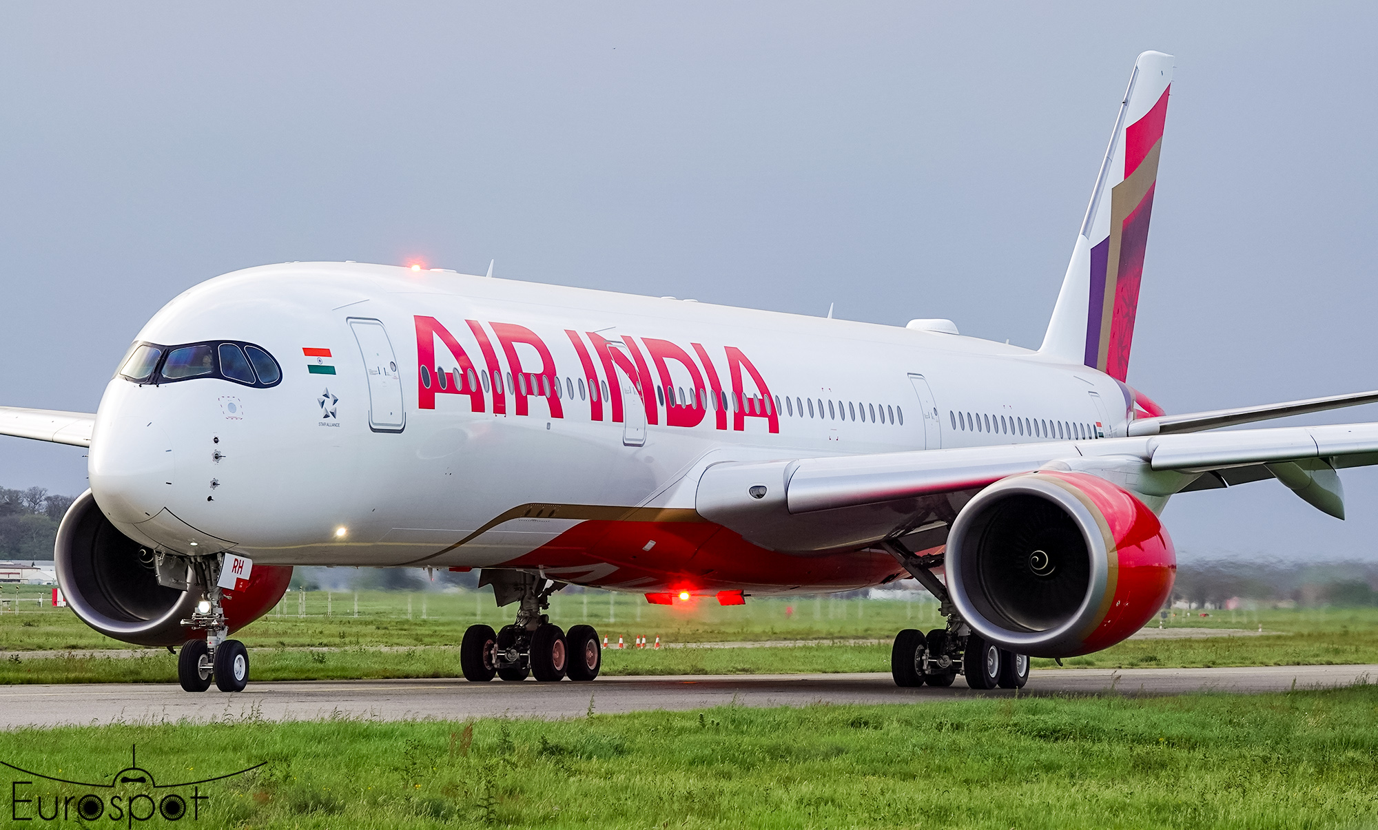 Air India : ఎయిర్ ఇండియా విమానానికి తప్పిన ముప్పు