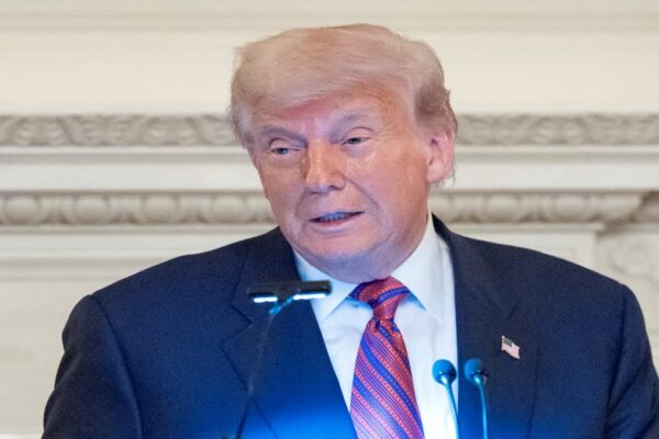 Donald Trump : బ్రిక్స్ కూటమిని మరోసారి హెచ్చరించిన ట్రంప్ Donald Trump : బ్రిక్స్ కూటమిని మరోసారి హెచ్చరించిన ట్రంప్