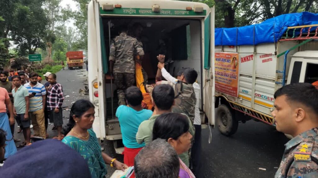 Jharkhand : జార్ఖండ్‌లో ఘోర రోడ్డు ప్రమాదం:18 మంది యాత్రికులు మృతి