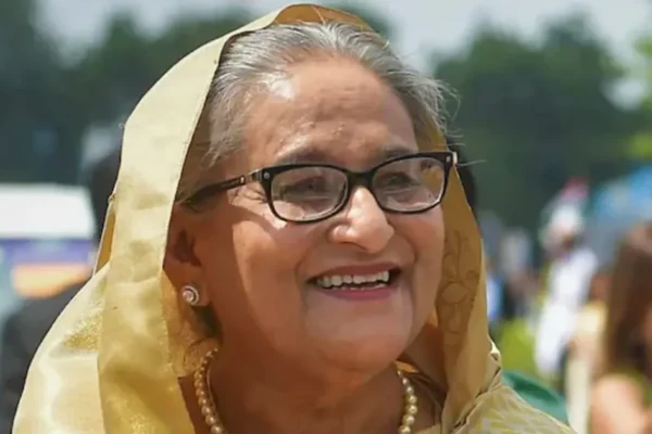Sheikh Hasina : మహిళా అధికారులను ‘సర్’ అని సంబోధించాలన్న ఆదేశాలను రద్దు Sheikh Hasina : మహిళా అధికారులను ‘సర్’ అని సంబోధించాలన్న ఆదేశాలను రద్దు