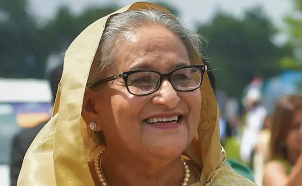 Sheikh Hasina : మహిళా అధికారులను ‘సర్’ అని సంబోధించాలన్న ఆదేశాలను రద్దు