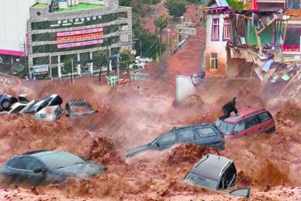 China Floods : చైనాలో భారీ వర్షాలు..34 మంది మృతి