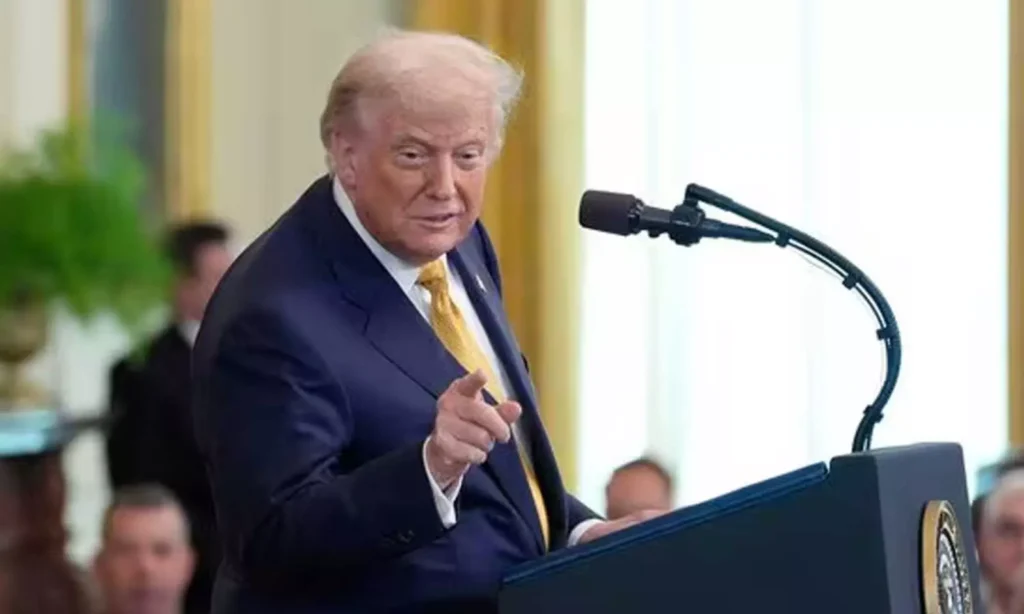 Donald Trump : వాషింగ్టన్‌లో 'పేరుమోసిన నేరస్థుడు' ట్రంపేనట!