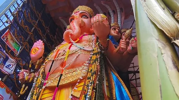 Khairatabad Ganesh : ఖైరతాబాద్ లో సిద్దమైన 69 అడుగుల గణపతి