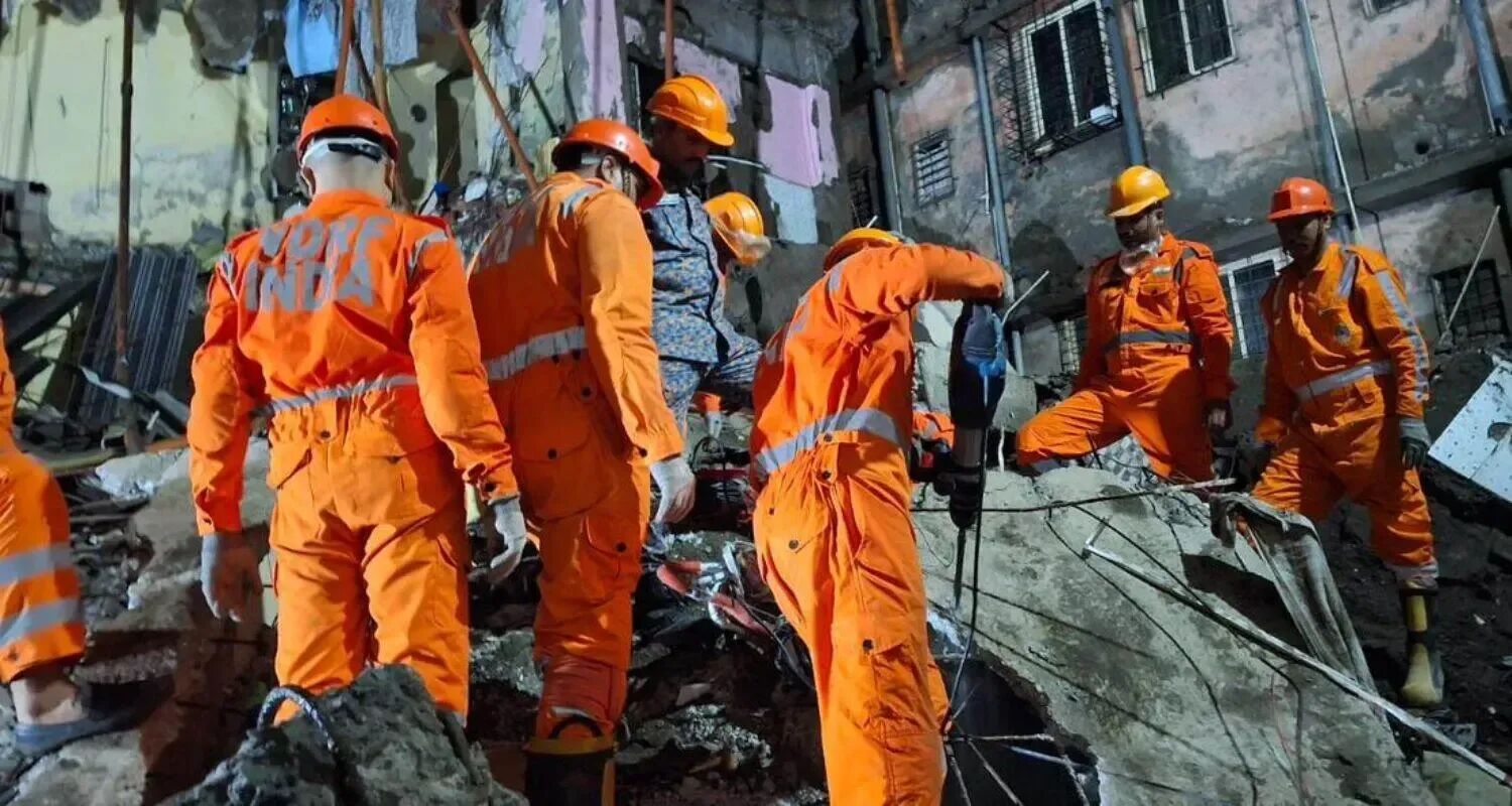 Palghar Building Collapse : ముంబైలో భవనం కూలి 14 మంది మృతి