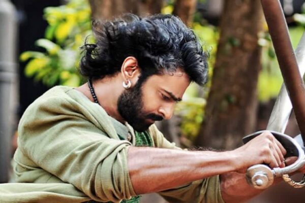 Prabhas : ప్రభాస్-హను రాఘవపూడి సినిమా సెట్స్ నుంచి ఫొటో లీక్