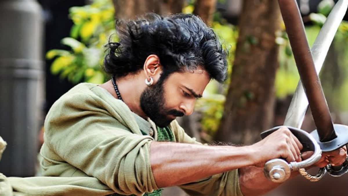 Prabhas : ప్రభాస్-హను రాఘవపూడి సినిమా సెట్స్ నుంచి ఫొటో లీక్
