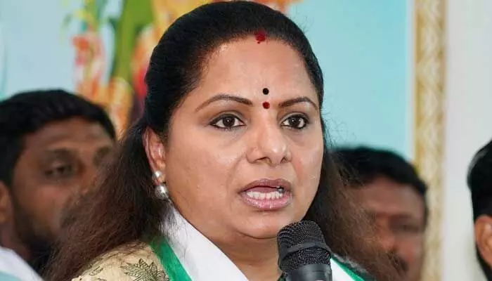 Kavitha : హరీశ్ రావుపై నిప్పులు చెరిగిన కవిత