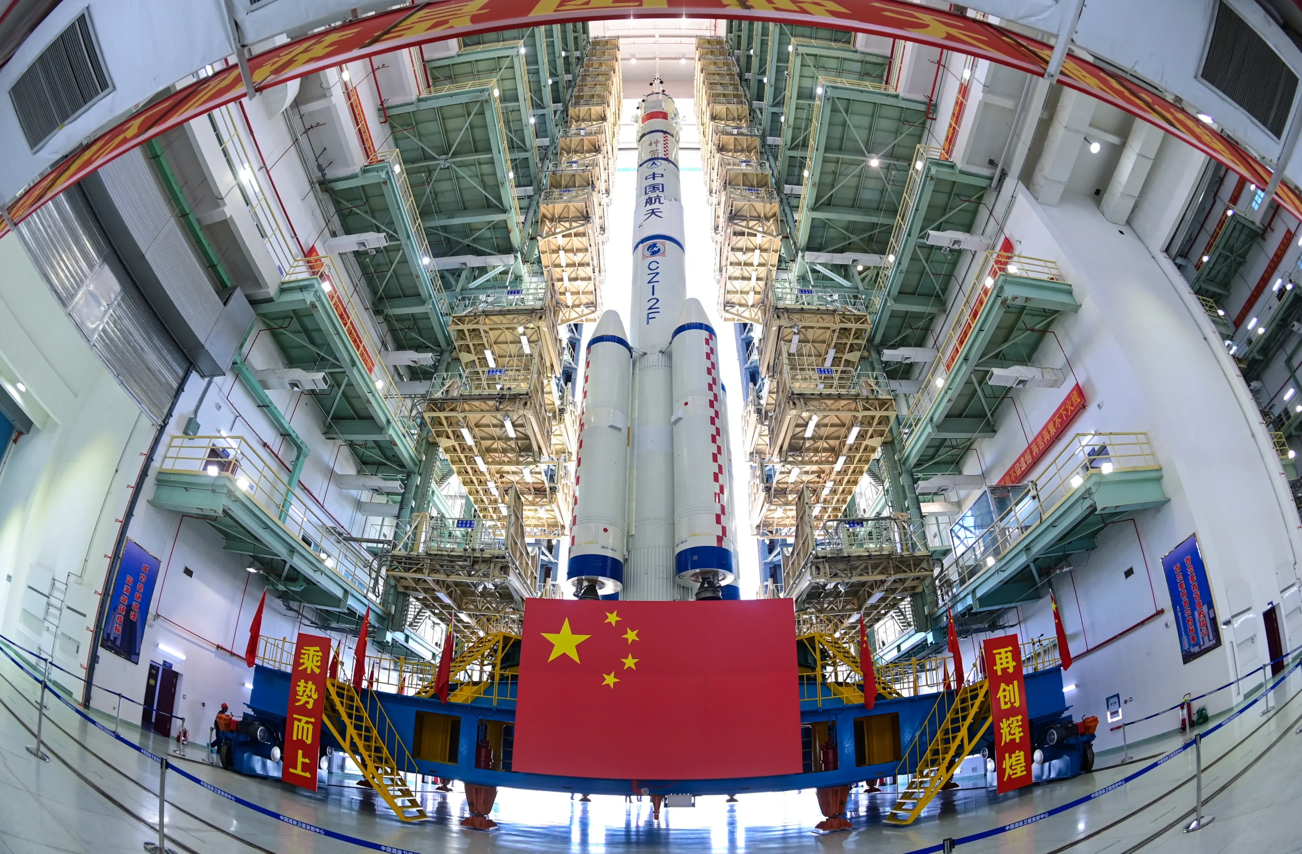 latest international news China Space Program : పాకిస్థాన్ వ్యోమగామిని అంతరిక్షంలోకి పంపేందుకు సిద్ధమైన చైనా