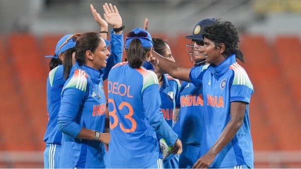 sports news Women's Cricket : మహిళల వరల్డ్ కప్ లో టాస్ ఓడిన టీమిండియా