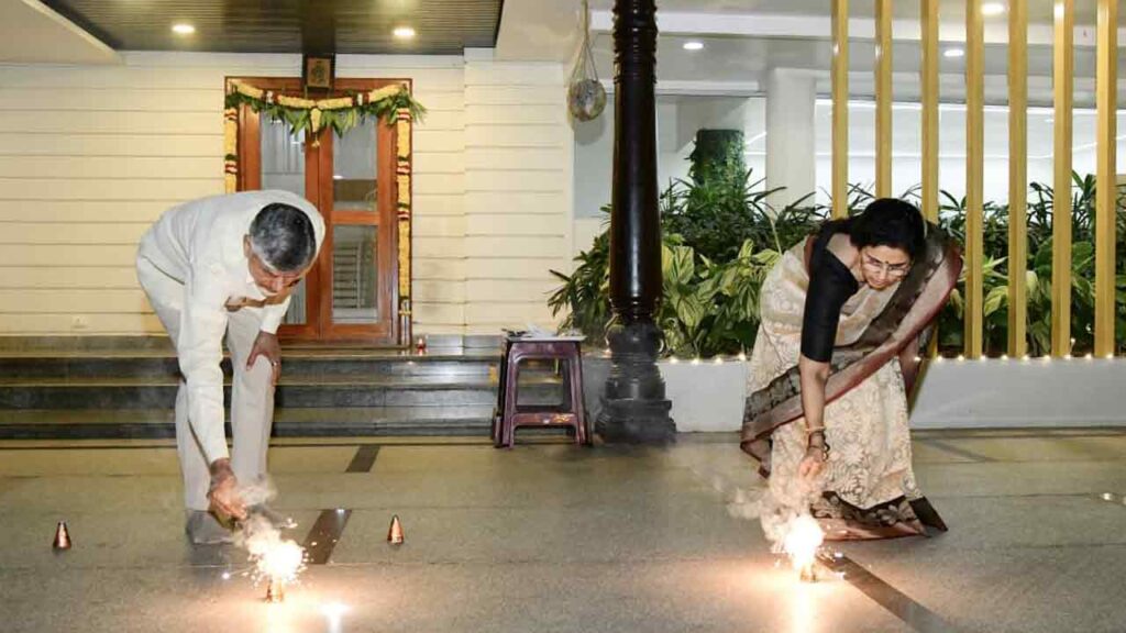 telugu news Chandrababu Naidu : దీపావళి వేడుకలు జరుపుకున్న చంద్రబాబు