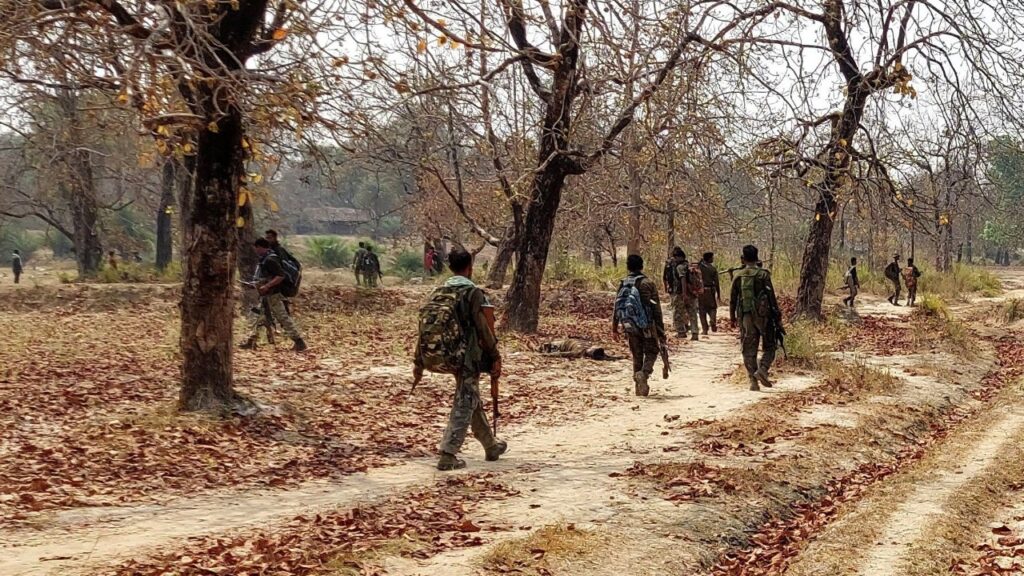 telugu news : Chhattisgarh : గాయపడిన మావోయిస్టును కాపాడిన పోలీసులు