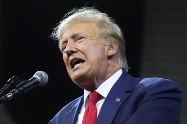 telugu news Donald Trump : ఇల్లినోయా గవర్నర్ పై ట్రంప్ తీవ్ర వ్యాఖ్యలు telugu news Donald Trump : ఇల్లినోయా గవర్నర్ పై ట్రంప్ తీవ్ర వ్యాఖ్యలు