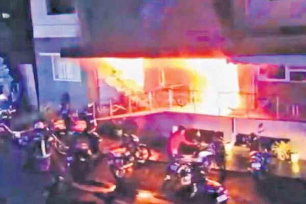 telugu news Hospital In Jaipur : దవాఖానలో మంటలు .. ఆరుగురి మృతి telugu news Hospital In Jaipur : దవాఖానలో మంటలు .. ఆరుగురి మృతి