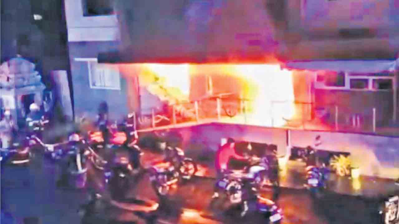 telugu news Hospital In Jaipur : దవాఖానలో మంటలు .. ఆరుగురి మృతి
