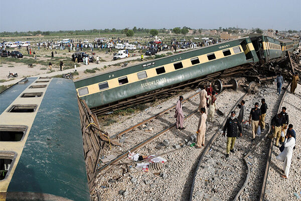 telugu news Pakistan train attack : జాఫర్ ఎక్స్‌ప్రెస్‌పై మళ్లీ బాంబు దాడి