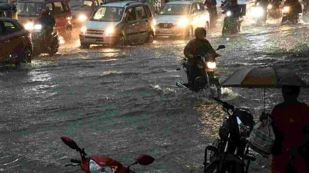 telugu news heavy rains : నెల్లూరు జిల్లా వ్యాప్తంగా దంచికొడుతున్న వానలు