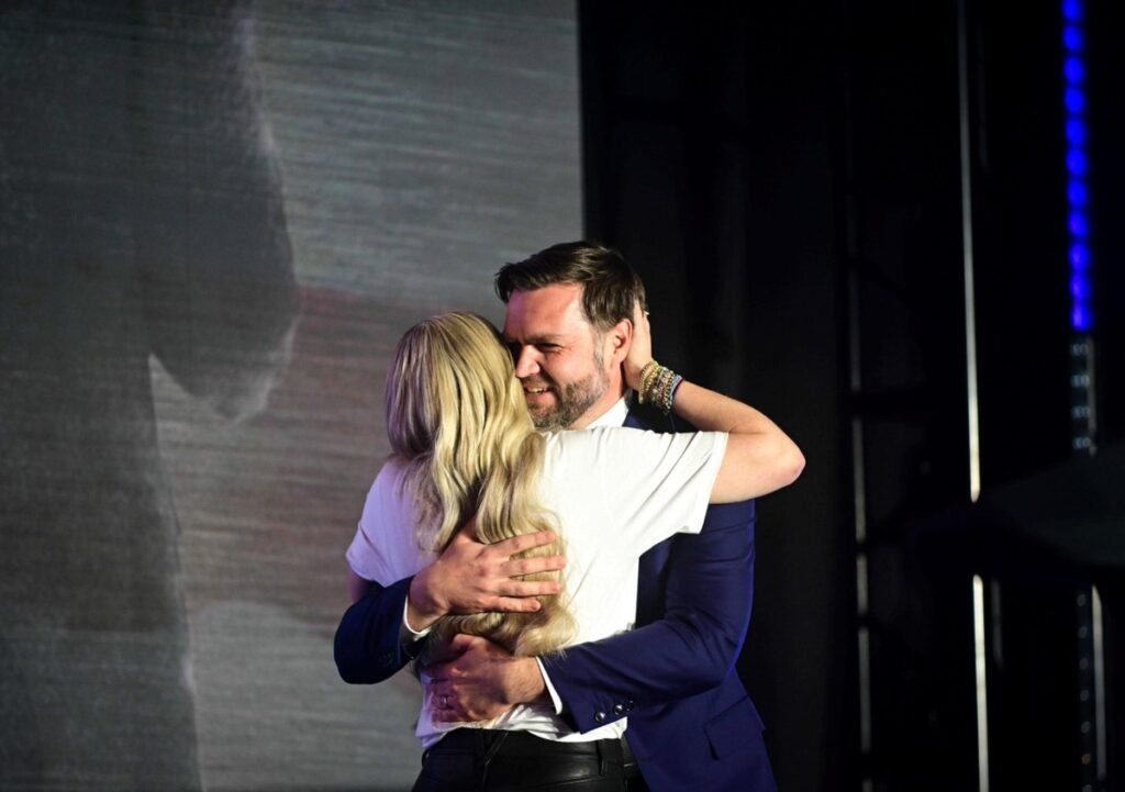 latest international news Erica Kirk : భర్త మరణం తర్వాత తొలిసారిగా స్పందించిన ఎరికా కిర్క్