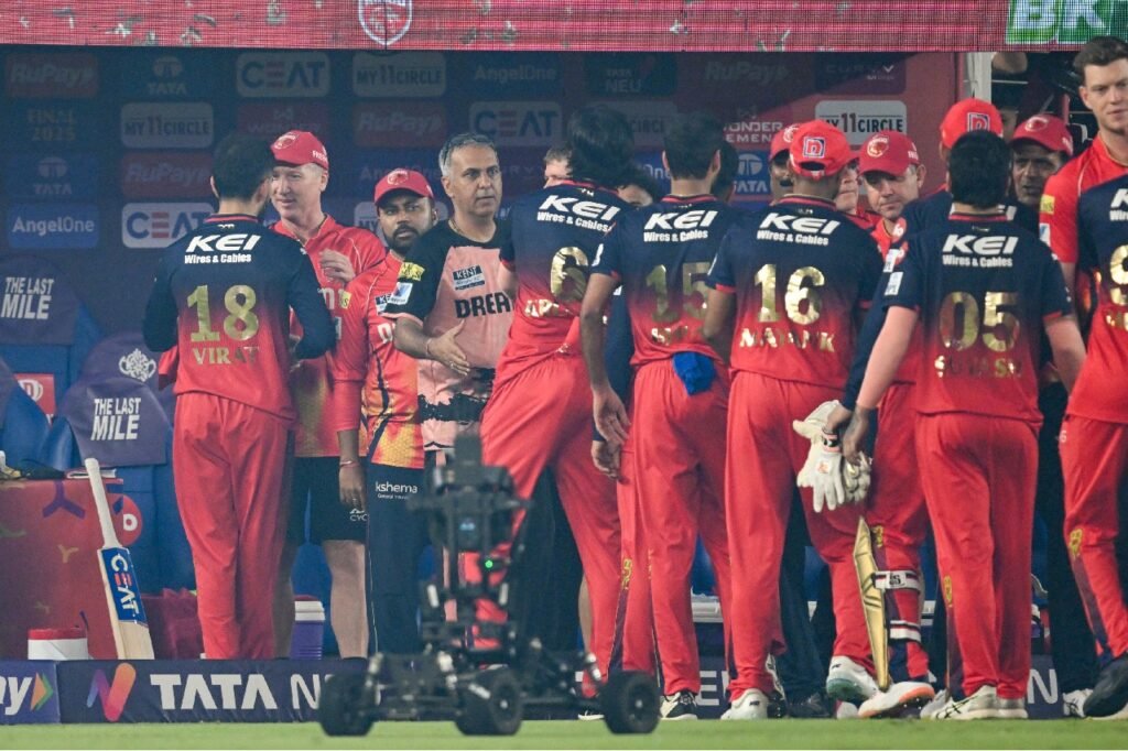 latest sports news Royal Challengers Bangalore : అమ్మకానికి ఐపీఎల్ జట్టు ఆర్సీబీ