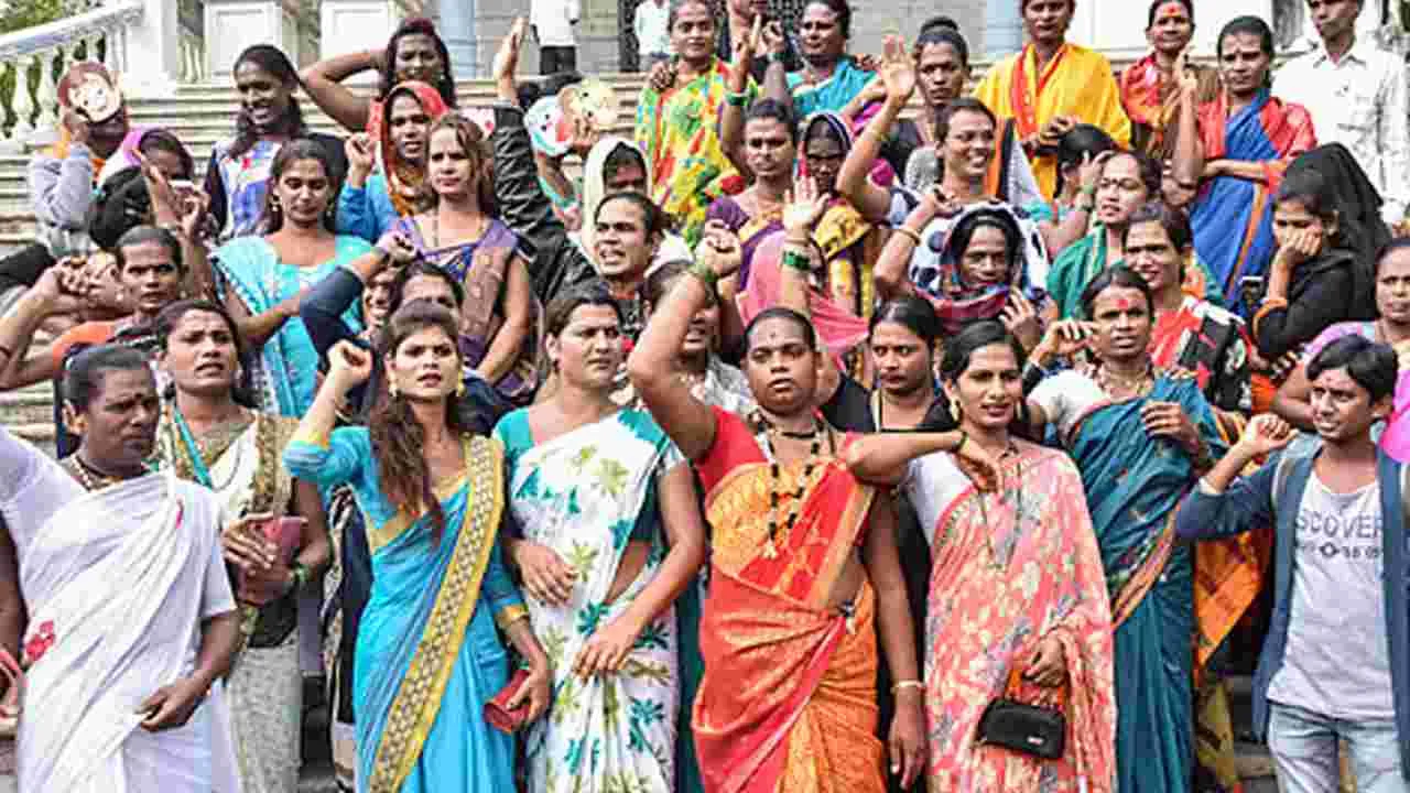 latest telugu news AP High Court : ప్రభుత్వ ఉద్యోగాల్లో ట్రాన్స్‌జెండర్ రిజర్వేషన్లపై ఏపీ హైకోర్టు కీలక తీర్పు