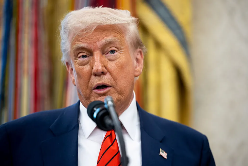 latest telugu news Donald Trump : అమెరికా ప్రజలకు 2వేల డాలర్లు ఇవ్వనున్నానంటూ ట్రంప్ సంచలన హామీ