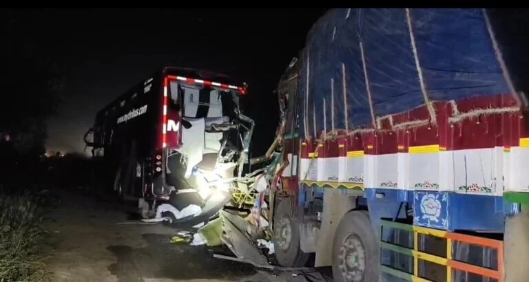 latest telugu news Maitri Travels Bus Accident : నంద్యాలలో ఘోర రోడ్డు ప్రమాదం : ఇద్దరు మృతి