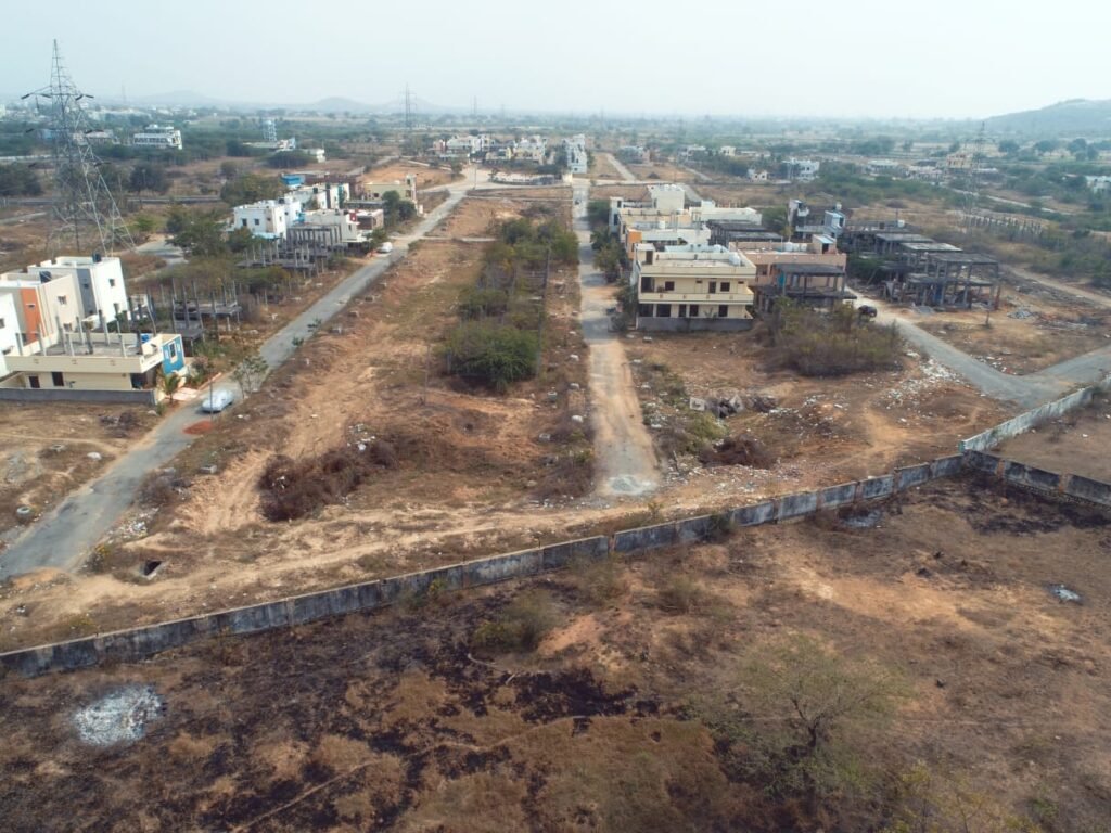 latest telugu news Rajiv Swagruha Corporation : హైదరాబాద్‌ ఓఆర్‌ఆర్‌ ప్లాట్ల వేలం ఆకర్షణపై భారీ స్పందన