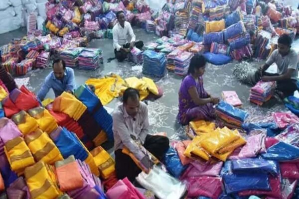 latest telugu news Revanth Reddy : మహిళలకు చీరల పంపిణీకి సిద్ధమవుతున్న తెలంగాణ ప్రభుత్వం