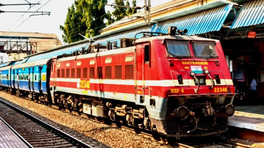 latest telugu news South Central Railway : రైల్వే నాన్‌ ఏసీ స్లీపర్‌లకు కొత్త సౌకర్యం…
