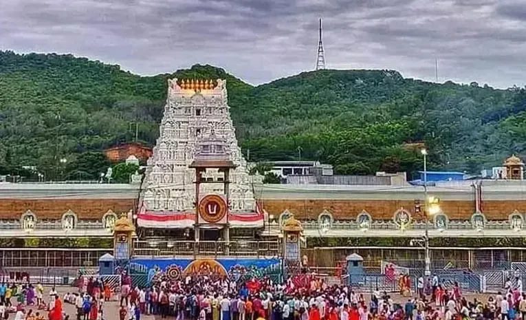 latest telugu news Tirumala : తిరుమలలో భక్తుల రద్దీ సాధారణ స్థాయిలో కొనసాగుతున్న పరిస్థితులు