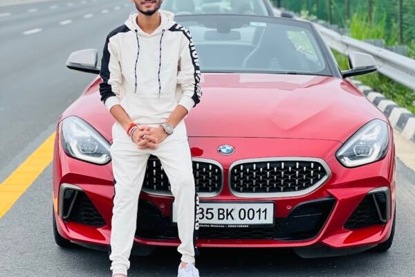 latest telugu news Anurag Dwivedi : యూట్యూబర్ అనురాగ్ ద్వివేది ఇంట్లో ఈడీ సోదాలు, లగ్జరీ కార్లు సీజ్