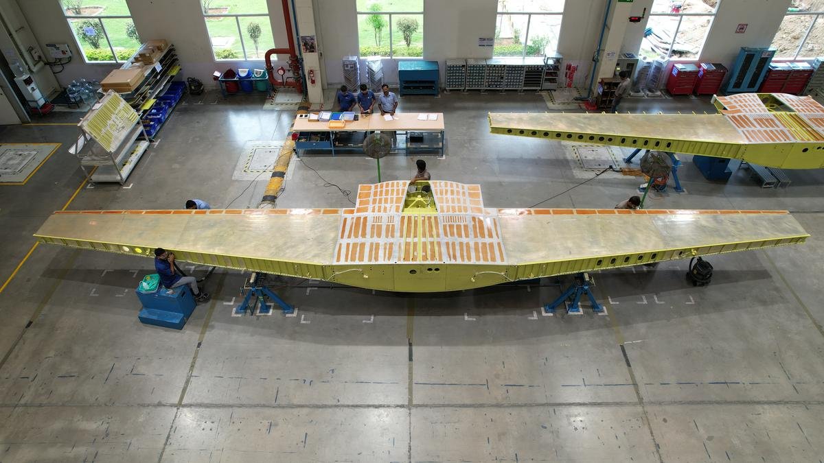 latest telugu news C-130J Super Hercules : హైదరాబాద్‌లో భారీ యుద్ధ విమానాల తయారీకి రంగం సిద్ధం