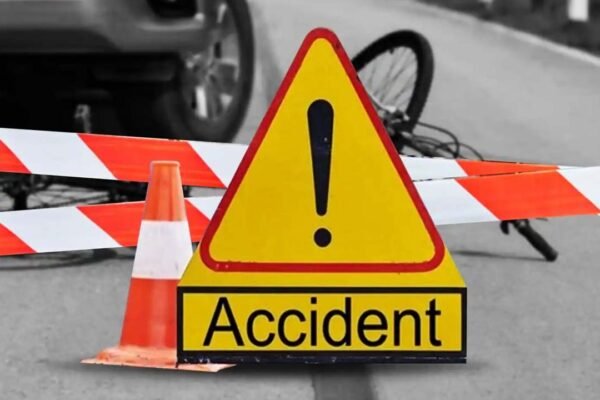 latest telugu news Hyderabad Road Accident : అదుపుతప్పి ఫుట్‌పాత్‌పై నిద్రిస్తున్న వారిపైకి దూసుకెళ్లిన ఇన్నోవా…