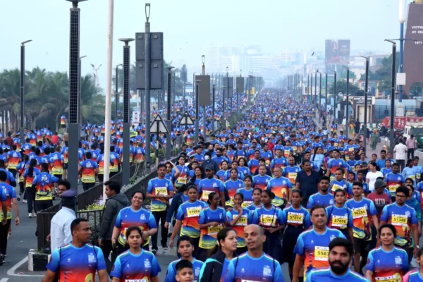 latest telugu news Vizag Navy Marathon : విశాఖలో 18 వేల మంది రన్నర్లతో తీరంలో సందడి