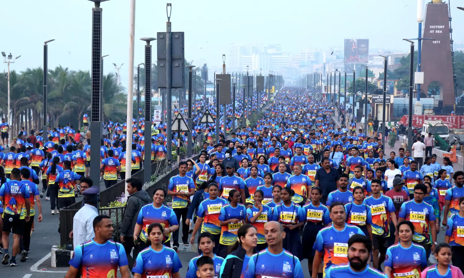 latest telugu news Vizag Navy Marathon : విశాఖలో 18 వేల మంది రన్నర్లతో తీరంలో సందడి